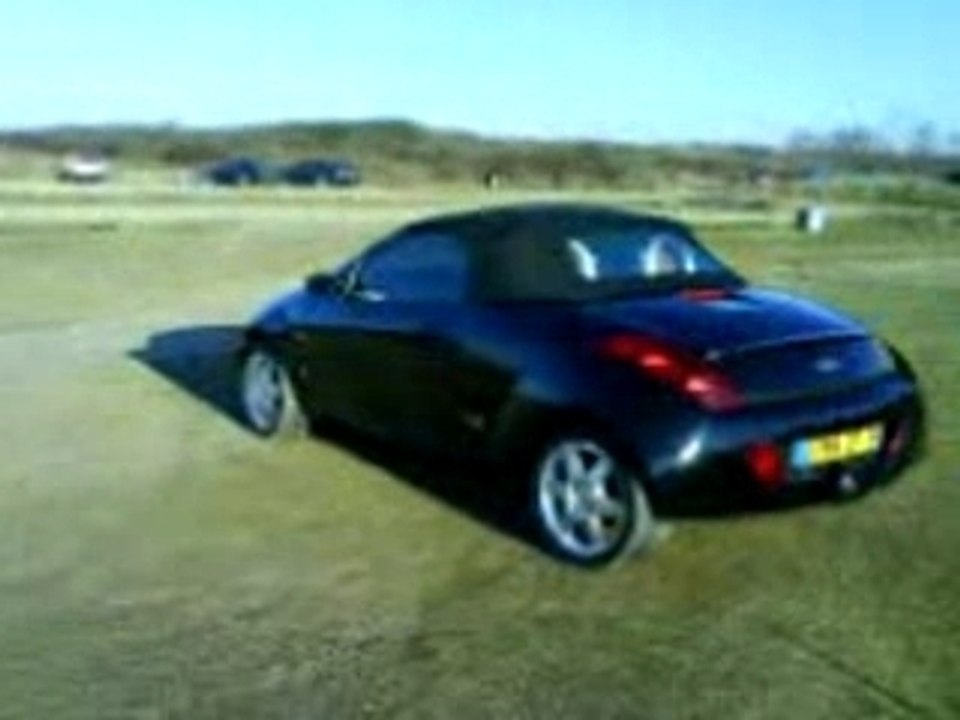 Ford StreetKa avec la capote