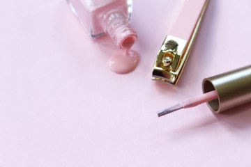 6 Easy Tricks to Make Short Nails Look Longer, Instantly