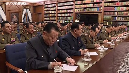 الزعيم الكوري الشمالي يناقش تعزيز القدرات العسكرية لبيونغ يانغ مع قرب انتهاء مهلة منحتها لواشنطن