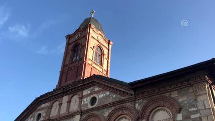 Sveti Georgi Kilisesi'nde Noel Ayini düzenlendi