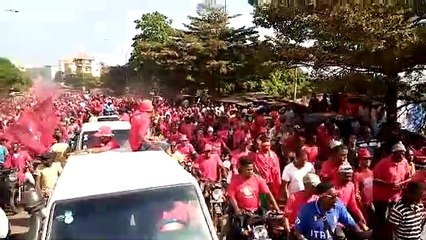 Des manifestants à perte de vue sur la T1