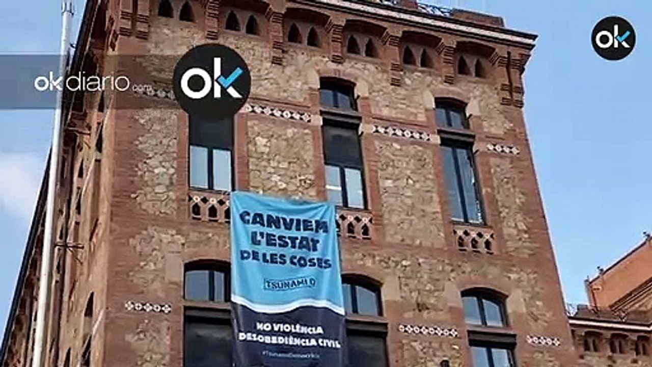 Nueva prueba del fracaso del Tsunami: querían parar el Clásico con dos pancartas llevadas con drones
