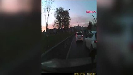 Kadın doktora otoyolda dayak kamerada