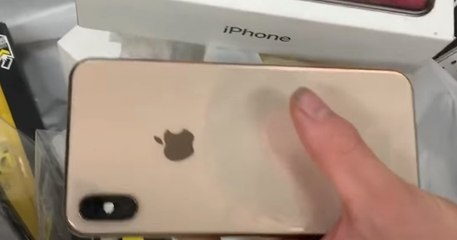 Wauconda Broke Boy, des youtubeurs trouvent un Iphone dernière génération...dans une poubelle
