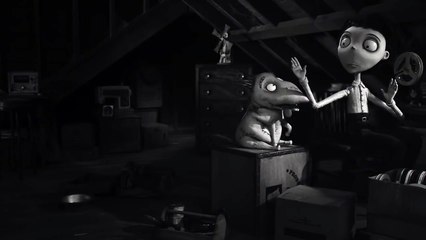 Frankenweenie Short : Captain Sparky Vs The Flying Saucers