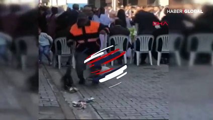 Kendini ritme kaptırdı, hem oynadı hem temizledi