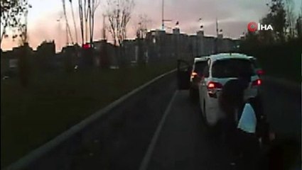 Trafik magandaları kadın doktora saldırdı