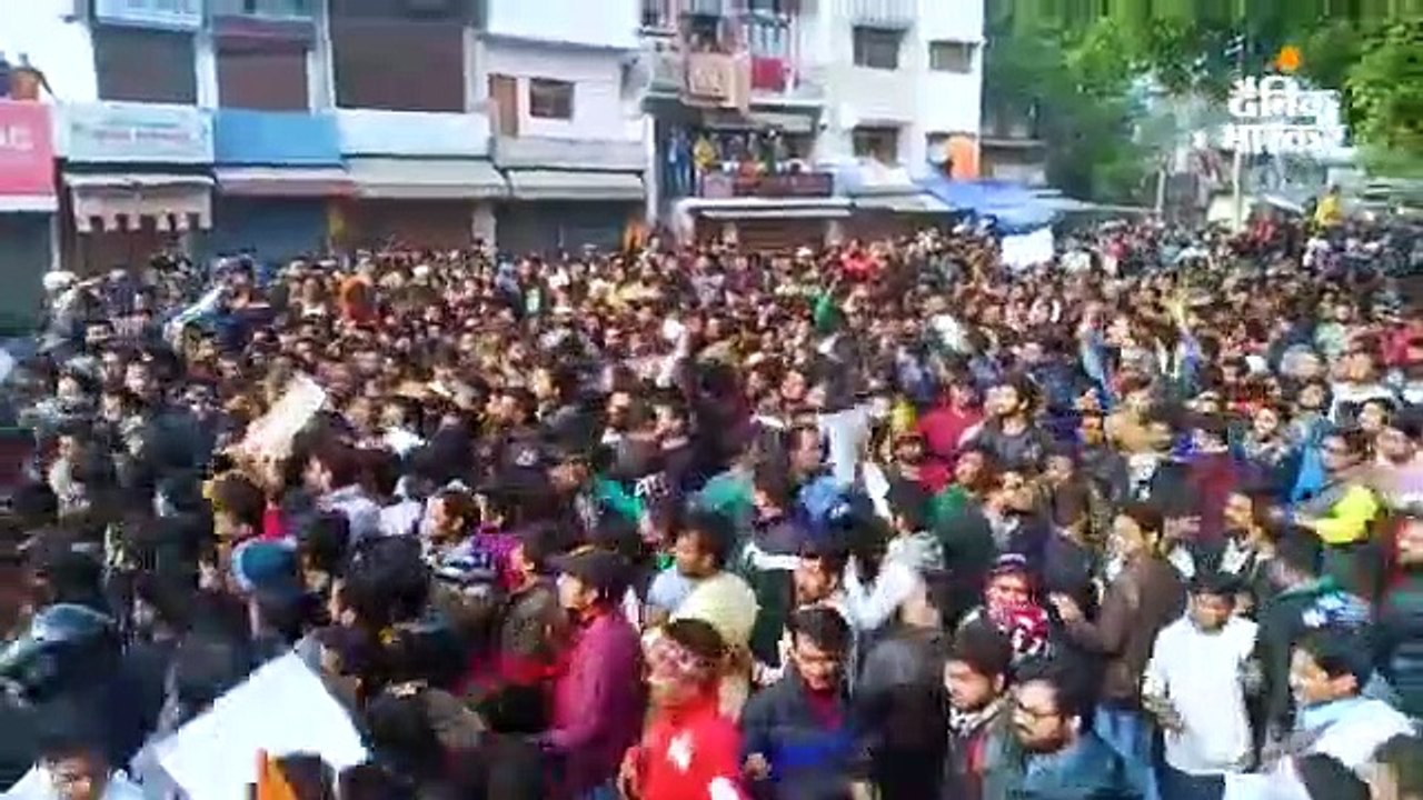 लखनऊ में हिंसा भड़की: उपद्रवी गलियों से निकलकर प...