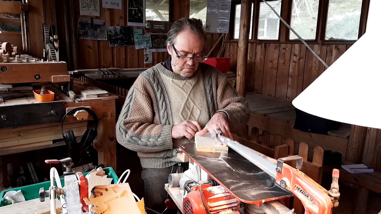 Dans l'atelier Jouets Bois de Liézey (88) - Vidéo Dailymotion