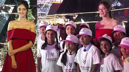 Ananya Pandey celebrates Christmas with ngo kids | FilmiBeat