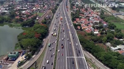 Spoiler Mobil Terlepas Saat Melintas di Tol Layang Japek