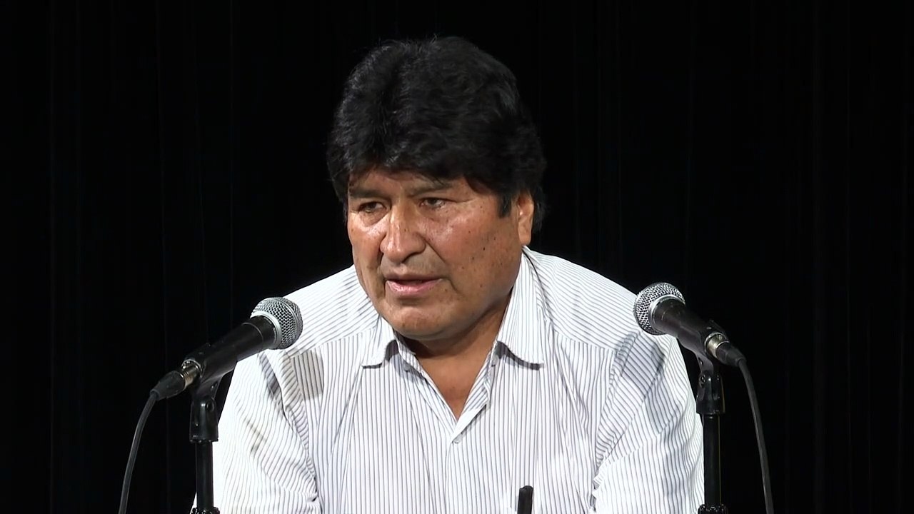 "No me asusta" orden de detención en Bolivia, dice Evo Morales