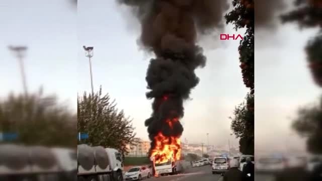 Aydın servis midibüsü alev alev yandı