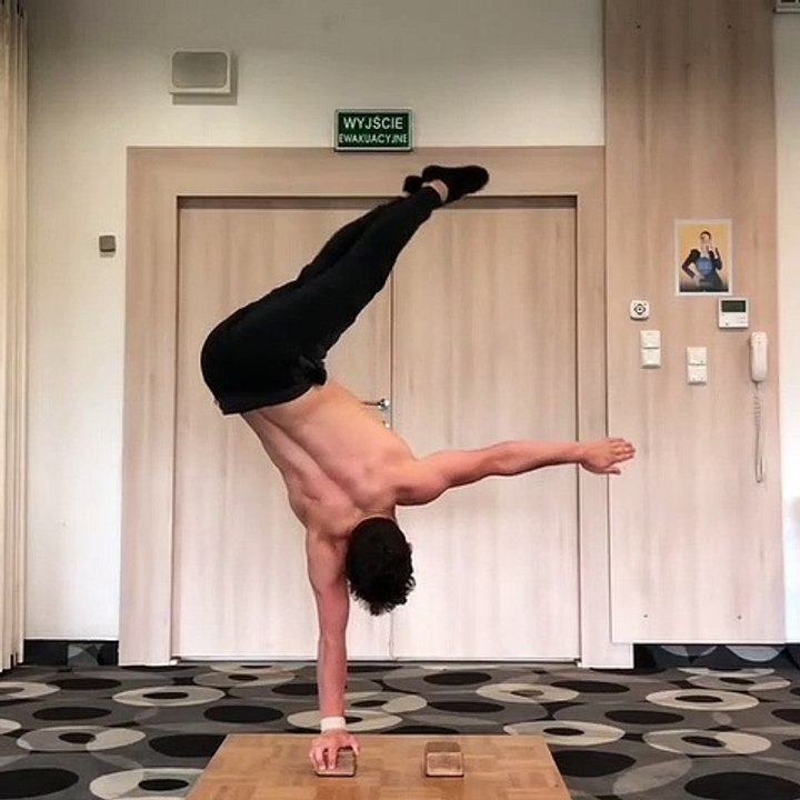 Crazy Handstand workout