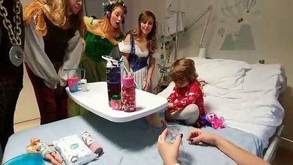 Groundlings Theatre characters visit Queen Alexandra Hospital