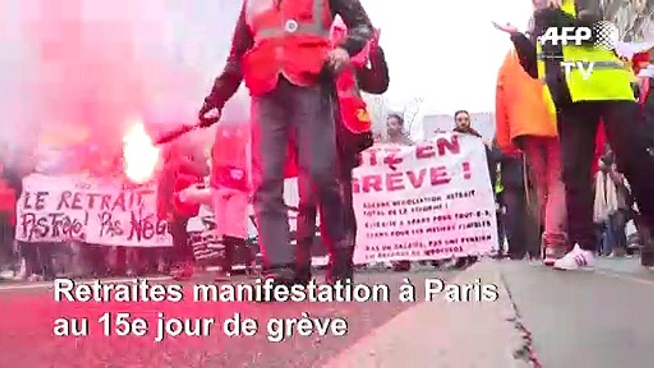 Retraites: manifestation à Paris au 15e jour de grève