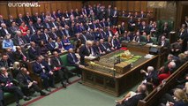 Primeiro-ministro ignora Escócia e oposição relembra Donald Trump