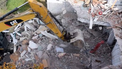 Ormanlık alana inşa edilen evlerin yıkımı 4. gününde