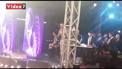 خالد سليم يبدأ حفل نايل دراما بأغنية "بلاش الملامة"