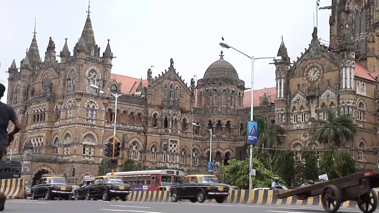 Learning From Mumbai Local Train For Entrepreneurs | Mumbai Local Train & Success Story | Hu Dhaval