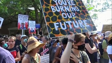 Australian prime minister to cut short his holiday over bushfire crisis