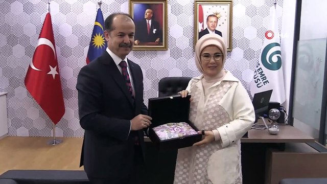 - Emine Erdoğan, Yunus Emre Enstitüsü Türk Kültür Merkezi’nin açılış törenine katıldı