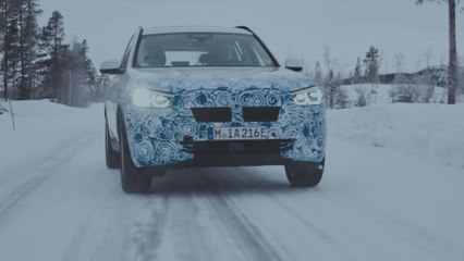 The BMW iX3 in the winter driving test