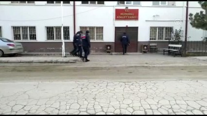 Traktör hırsızlığı iddiasıyla yakalanan 2 kişi adliyeye çıkartıldı