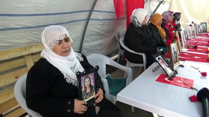 Evladı için 109 gündür oturma eylemi yapan annenin ağıtları yürek dağladı