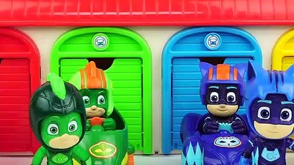 Télécharger la video: Learn Colors with PJ Masks Race Car Toys, Kinetic Sand, Slime, and Tayo Garage Play Set-