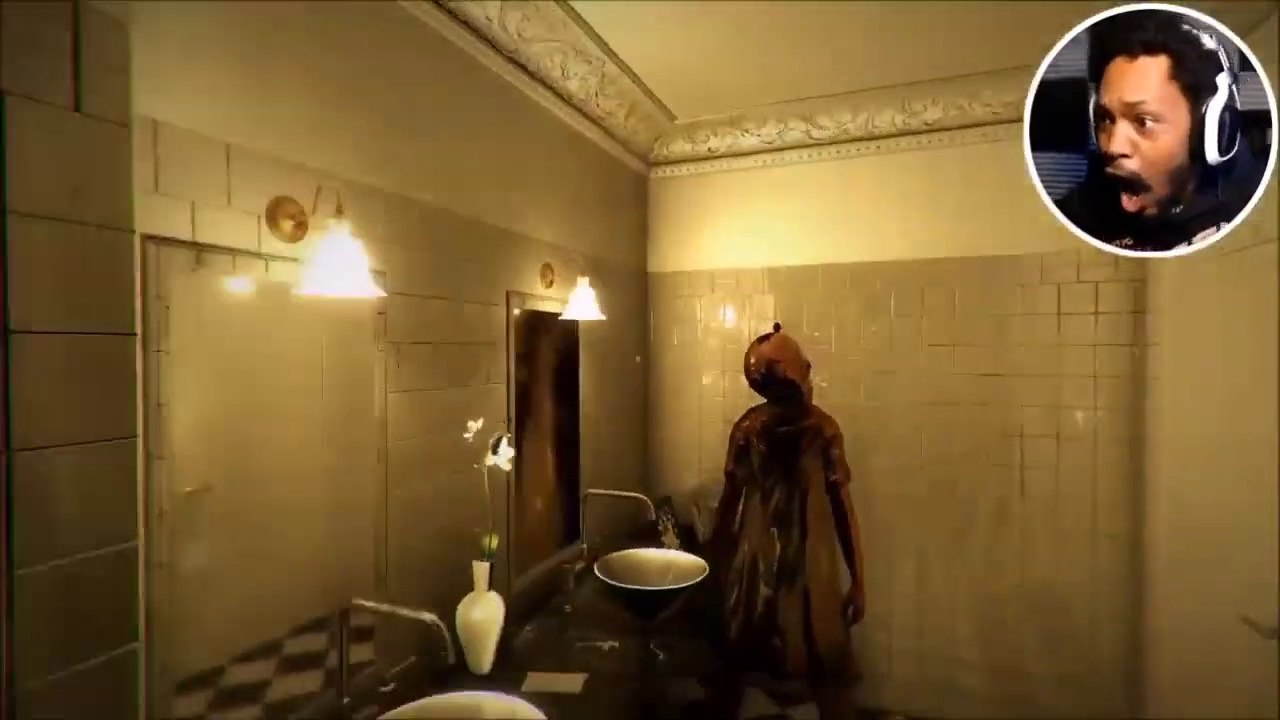 Gamer Reaction - Bathroom Horror Game JUMPSCARES