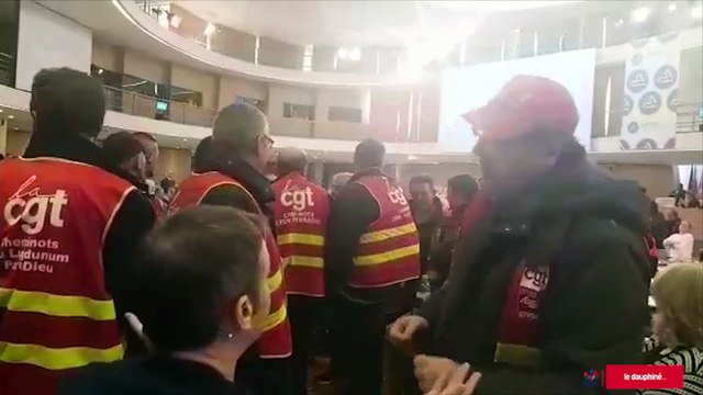 Retraites : la CGT cheminots perturbe la séance du conseil régional d'Auvergne-Rhône-Alpes