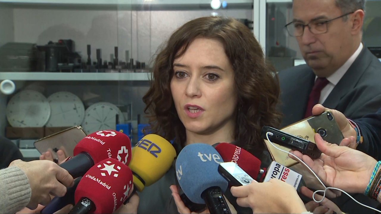 Ayuso pregunta si "un hombre de paz" puede ser "experto en Hacienda"