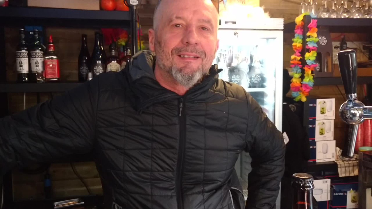 Marché de Noël à Mons.La Baraque une nouvelle bière a découvrir. Vidéo Eric Ghislain