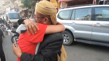 دموح فرح ومشاهد مؤثرة خلال استقبال أهالي تعز اليمنية الأسرى