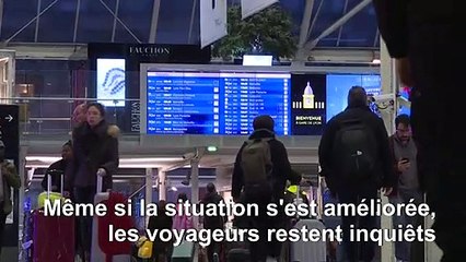 Gare de Lyon: des voyageurs partent en vacances malgré la grève