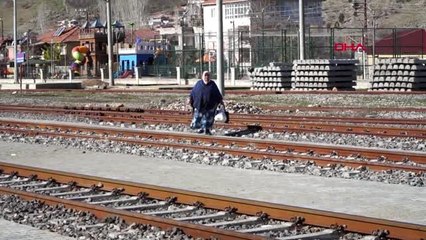 Adıyaman'da, mahalleliden 'geçit' eylemi