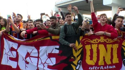 Galatasaray kafilesi İzmir'e geldi