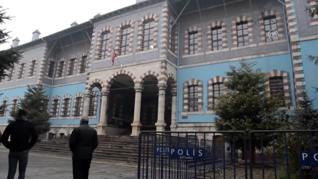 FETÖ'nün askeri mahrem yapılanmasına yönelik operasyonda 9 zanlıdan 8'i tutuklandı