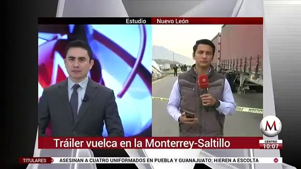 Tráiler vuelca en carretera Monterrey-Saltillo