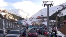 Palandöken Kayak Merkezi hafta sonu cıvıl cıvıl
