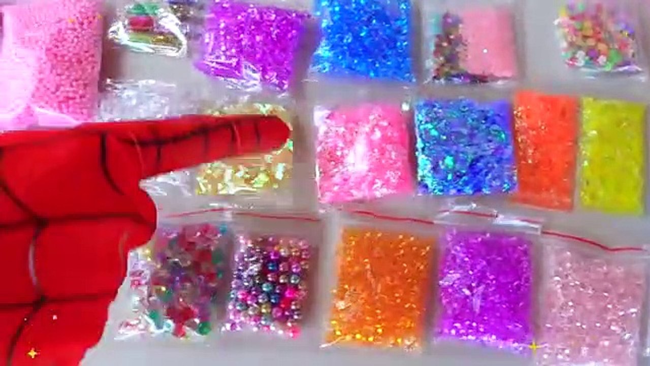 Nastya and dad make mucus from bright shiny glue