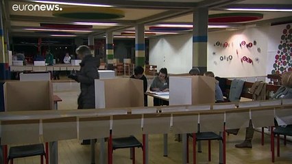 Έκλεισαν οι προεδρικές κάλπες - Δεύτερος γύρος το πιθανότερο αποτέλεσμα