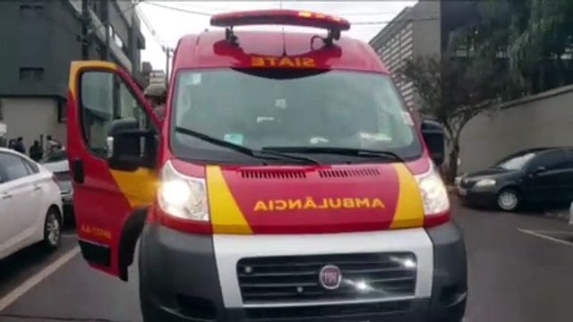 Batida de trânsito envolve três carros e deixa mulher ferida no Centro