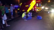 Logo após descer de ônibus, mulher é atingida por carro e fica ferida na Rua Europa
