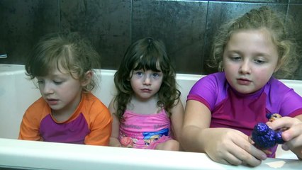 Sophia, Isabella e Alice  - Lol Surpresas Bonecas  - Diversão no Banho
