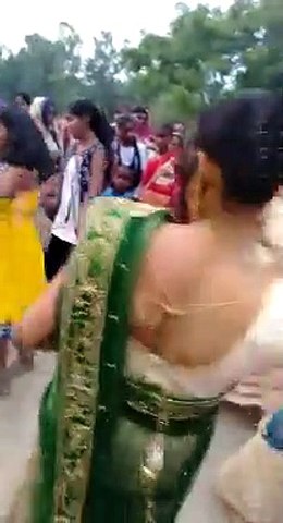New marrige women dance my village