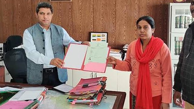 CAA 2019 : Pak Woman Receives Indian Citizenship In Gujarat || Oneindia Telugu