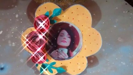 How To Make Flower Shaped Photoframe || Cardboard Photoframe