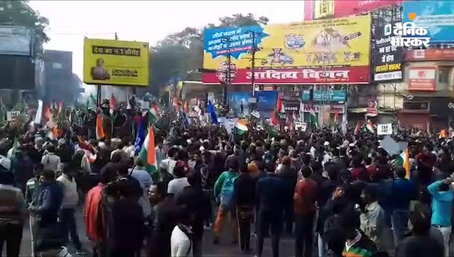 सीएए और एनआरसी के खिलाफ सड़क पर उतरे तेजस्वी, कहा-देश बांटने वाले कानून को नहीं मानेंगे